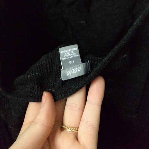 Low back sweater with silk bow tie - Picture 5 of 6